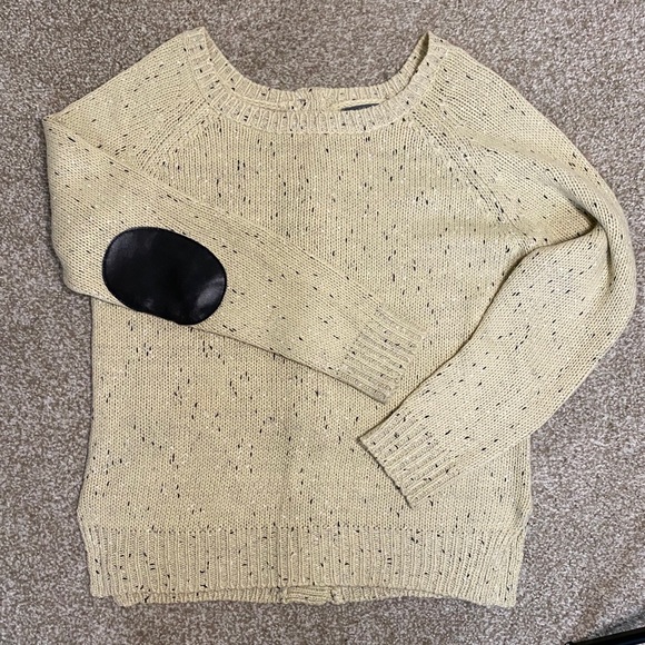 Market Spruce Button Back Sweater 